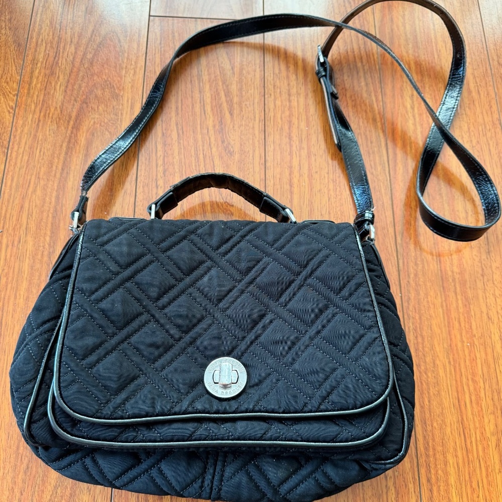 Stylish Vera Bradley black crossbody purse w/ handle